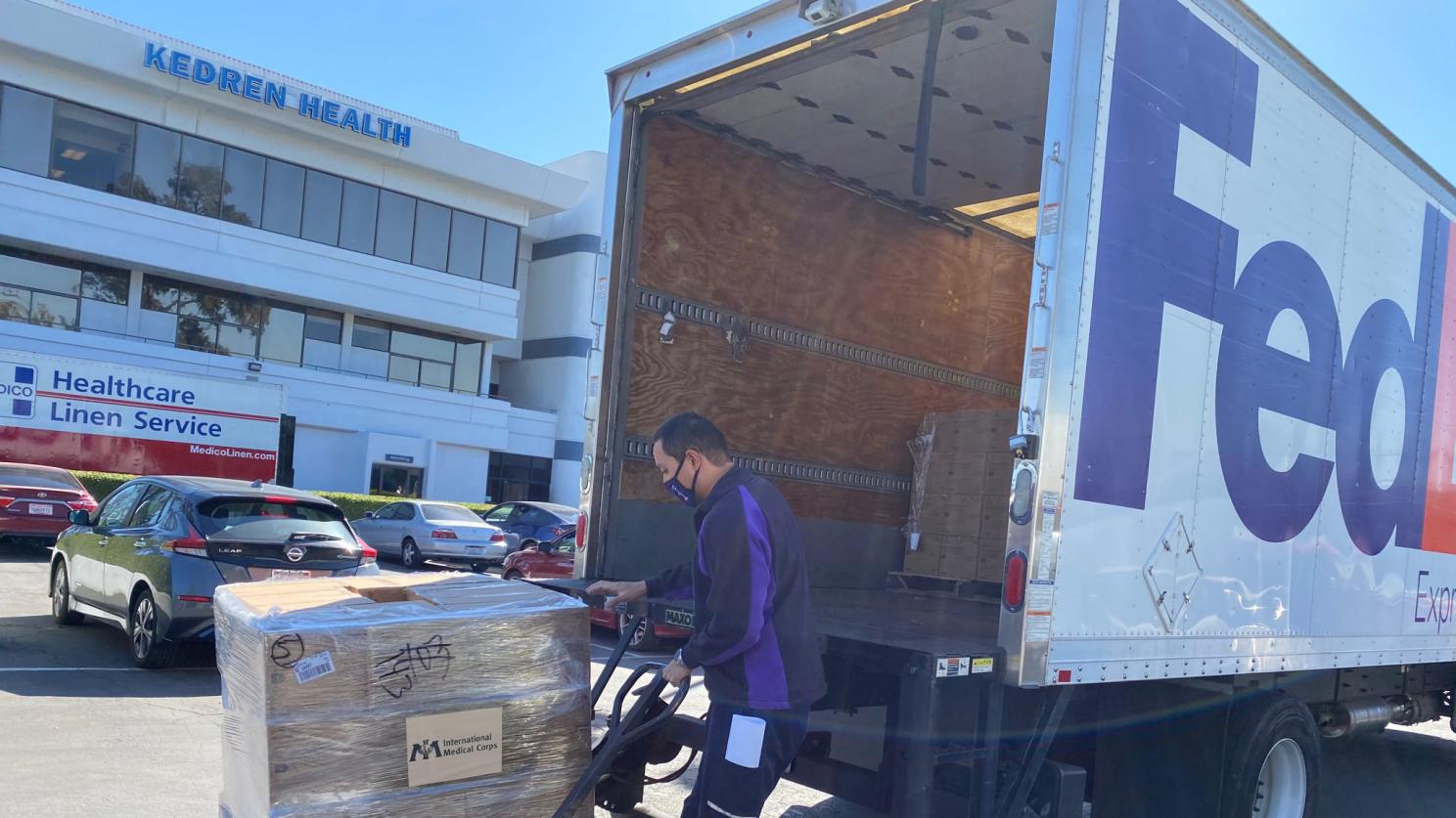 FedEx delivery person